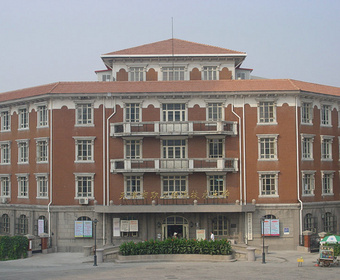 学校logo